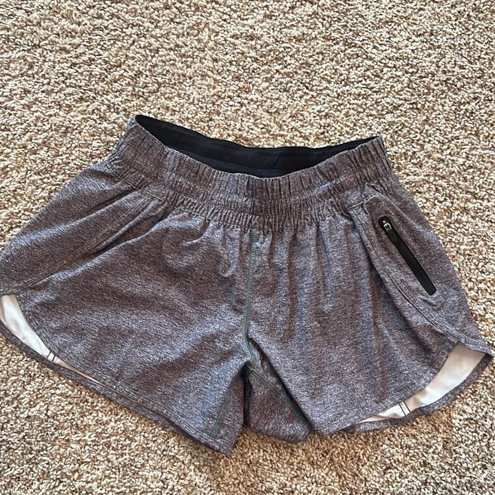 Lululemon tracker 4” shorts